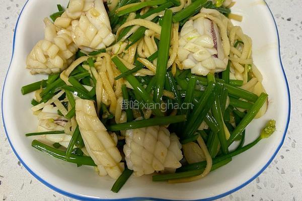 墨鱼笋丝炒韭菜花的做法图解5