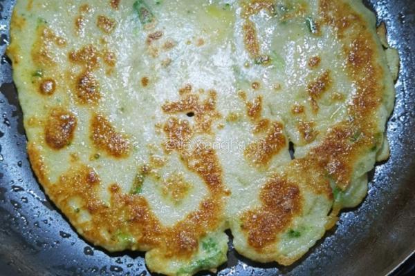 西蓝花葱花鸡蛋饼