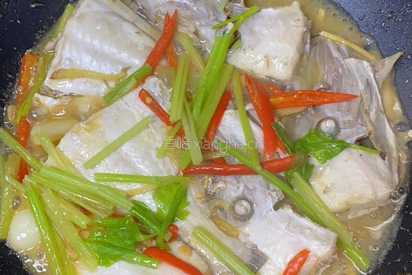 豆酱焖剥皮鱼的做法图解5