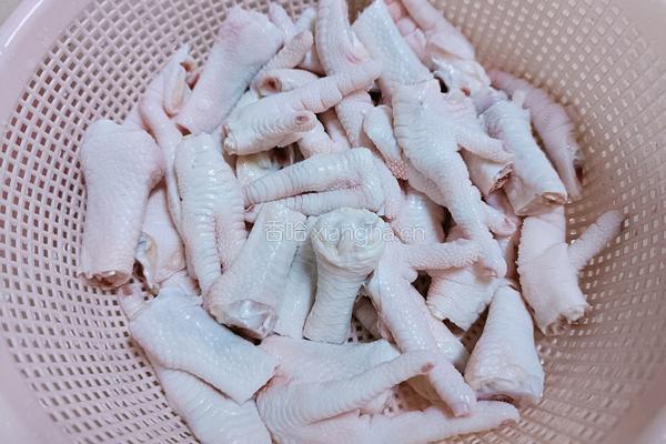 香糟卤鸡爪的做法图解1
