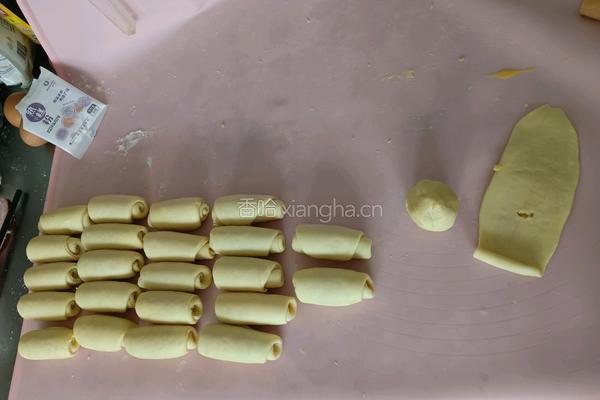 咸蛋黄月饼的做法图解10