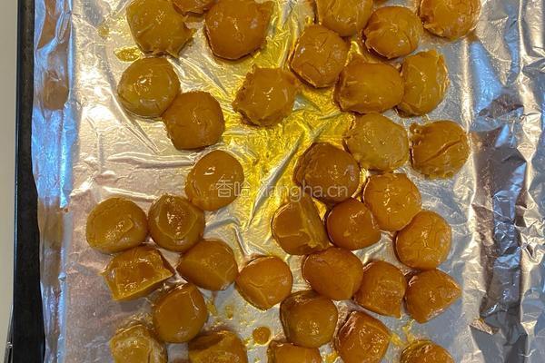 蛋黄酥的做法图解1