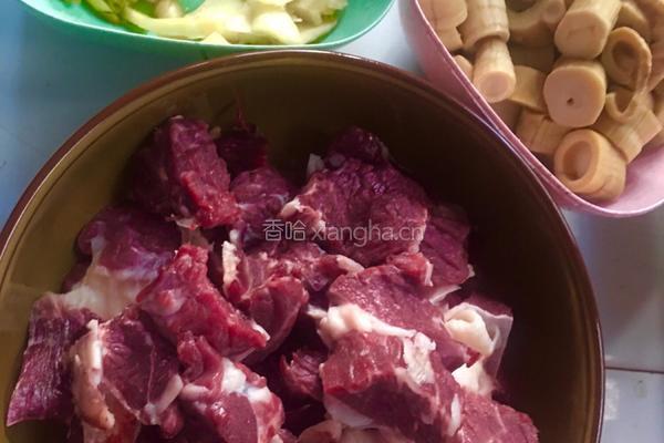 笋子烧牛肉的做法图解1