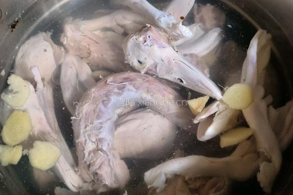 麻辣卤鸭货的做法图解1