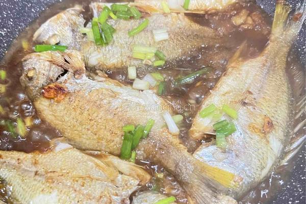 香煎黄脚腊的做法图解6