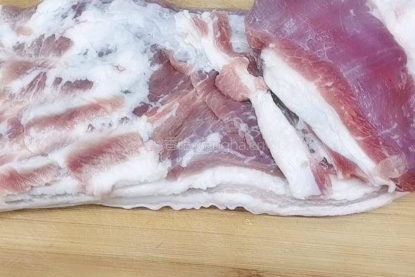 虎皮扣肉的做法图解1