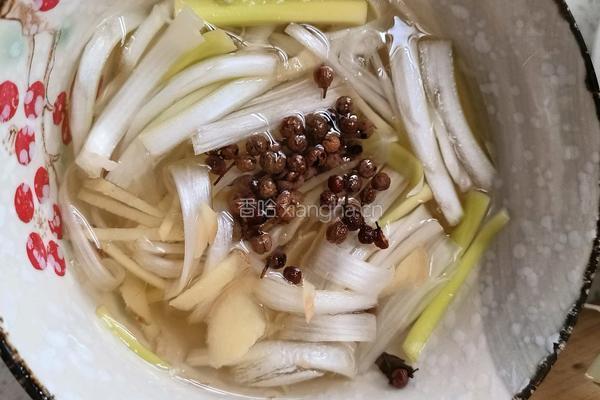 牛肉丸子的做法图解2