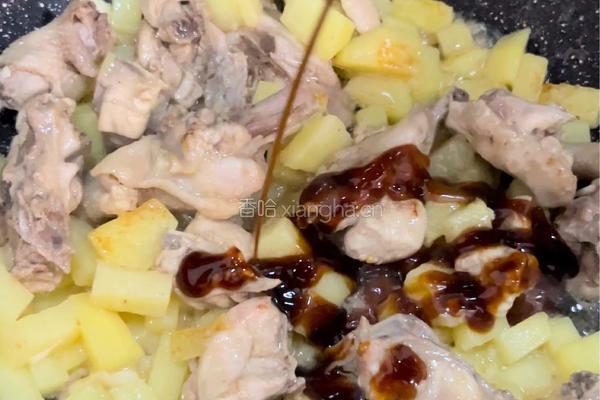 土豆炒鸡肉的做法图解7