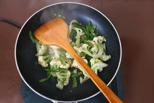少油茄子炒花菜的做法图解7
