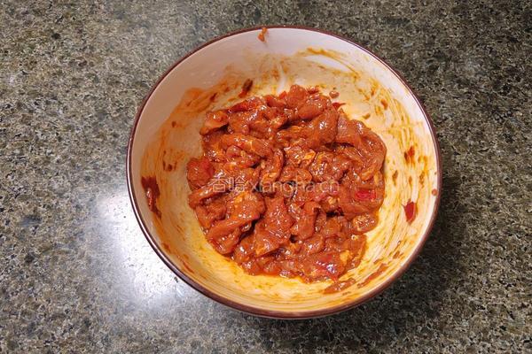 蒜薹炒肉炒鸭蛋的做法图解3