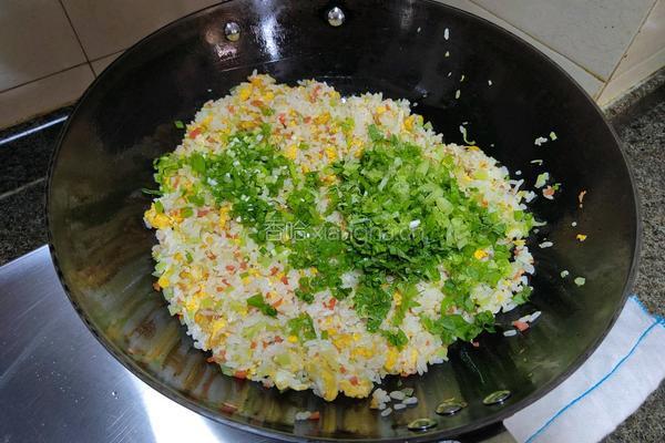 鸭蛋炒饭的做法图解7