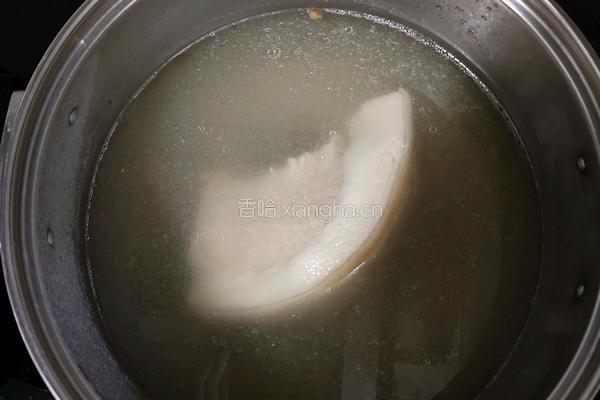 蒜泥白肉的做法图解1