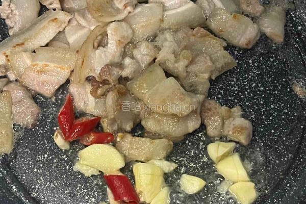 五花肉炒豆干的做法图解2