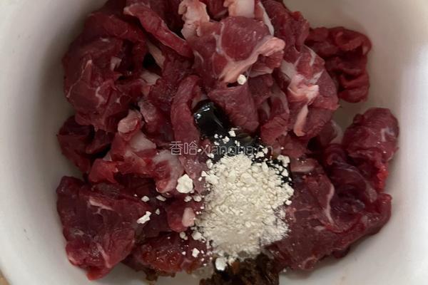 芹菜炒牛肉的做法图解1