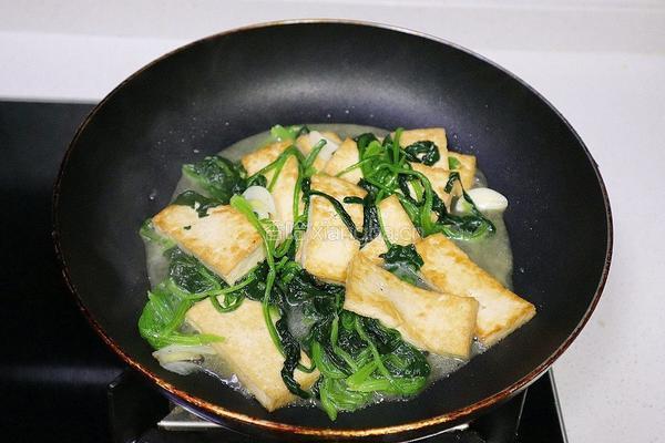 菠菜烧豆腐❤️高钙高蛋白家常菜的做法图解5