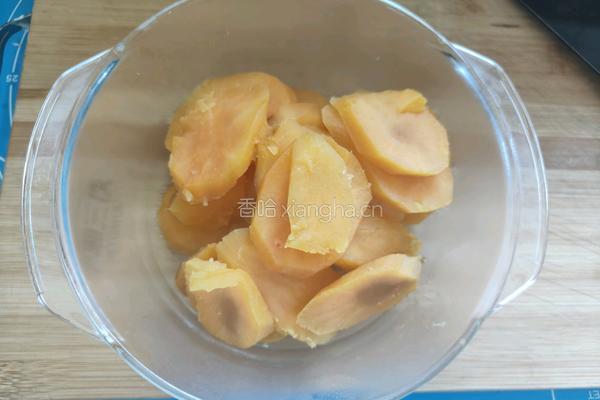 红薯燕麦麸皮芝士披萨的做法图解1