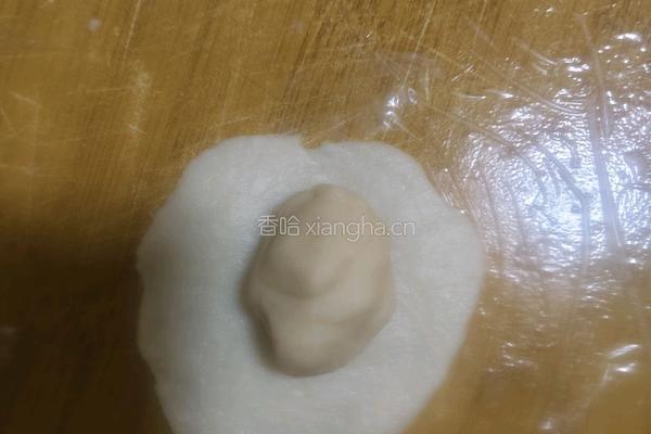 小猪蛋黄酥（奶香椰蓉馅）的做法图解5