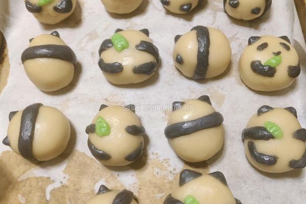 小熊猫蛋黄酥的做法图解22