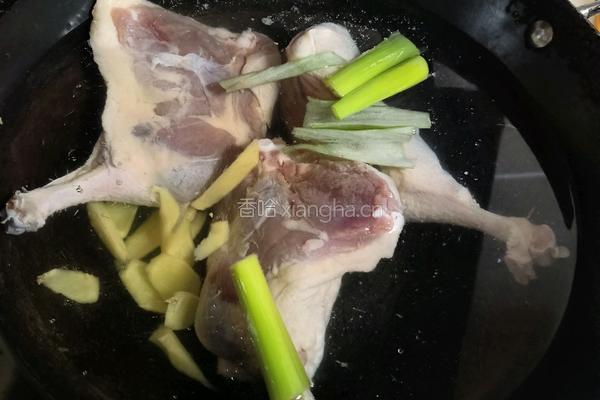 卤鸭腿的做法图解1
