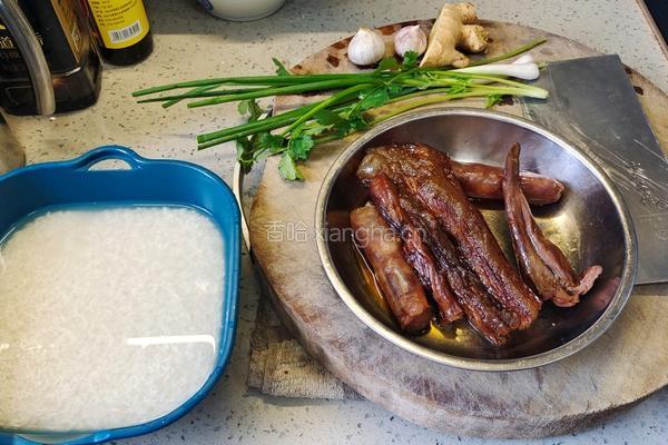 腊味煲仔饭的做法图解1