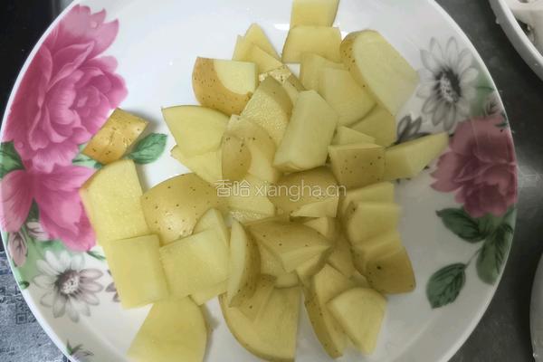 土豆泥炒黄焖鸡的做法图解2