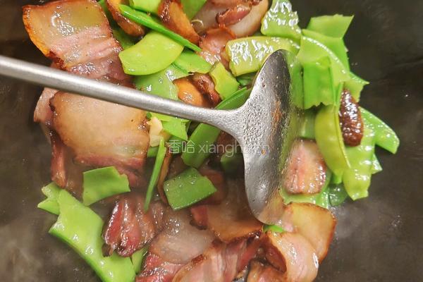 荷兰豆炒腊肉的做法图解9
