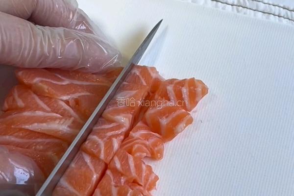 三文鱼牛油果拌饭的做法图解1
