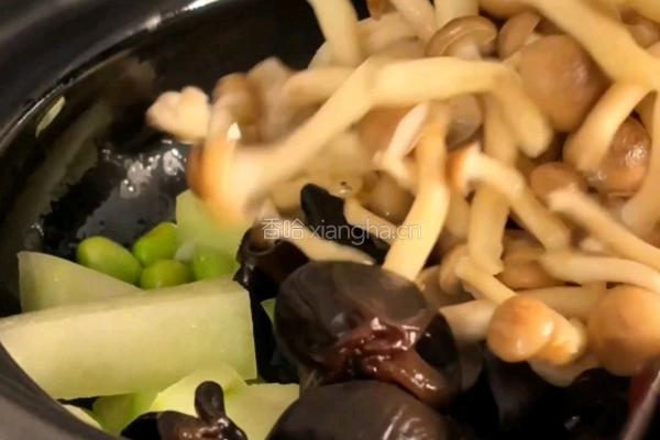 冬瓜三鲜煲的做法图解3