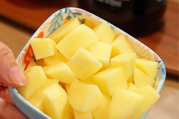 孜然土豆爆炒牛肉的做法图解4