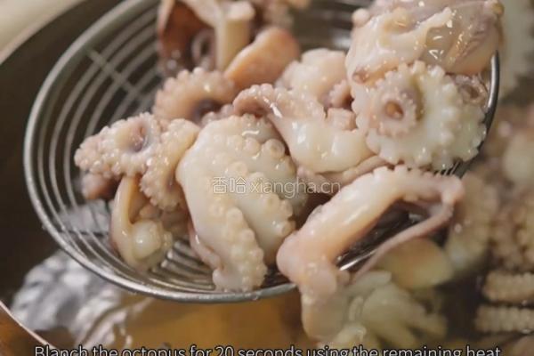 黑松露酱土豆烩章鱼的做法图解3
