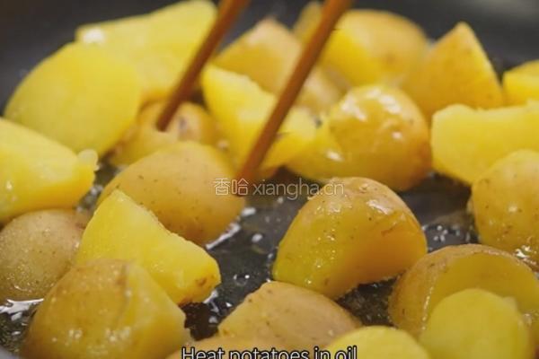 黑松露酱土豆烩章鱼的做法图解4