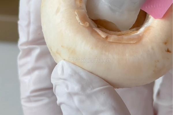 鲜嫩多汁的迷你小汉堡，9菇鲜灵魂加入，口味颜值并存还简单?的做法图解2