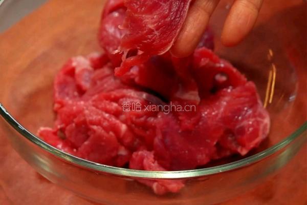 葱爆嫩牛肉的做法图解1