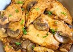 黑椒口蘑煎鸡肉