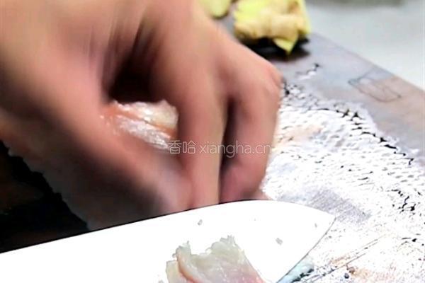 白灼鱼片的做法图解1