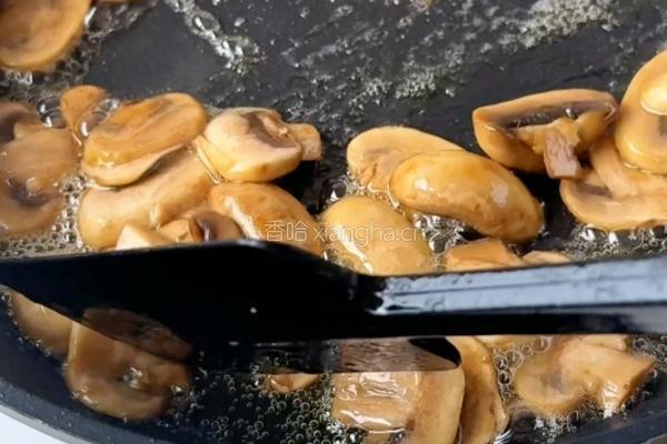黑松露口蘑滑蛋三明治的做法图解5