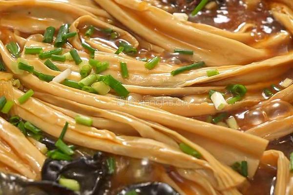 葱烧腐竹煲
