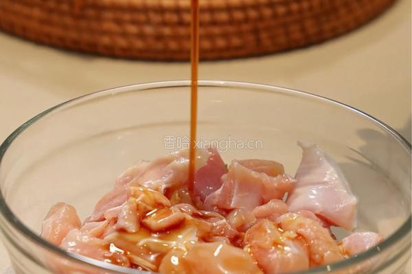 低卡高鲜王炸组合！9菇鲜虾仁鸡肉饭，馋哭隔壁小孩！的做法图解2