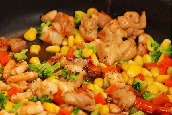 低卡高鲜王炸组合！9菇鲜虾仁鸡肉饭，馋哭隔壁小孩！的做法图解6
