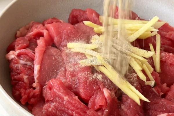 菌菇牛肉煲的做法图解1