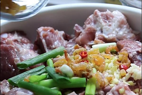 鲜香四溢！虾米豆豉蒸排骨的绝妙滋味的做法图解2