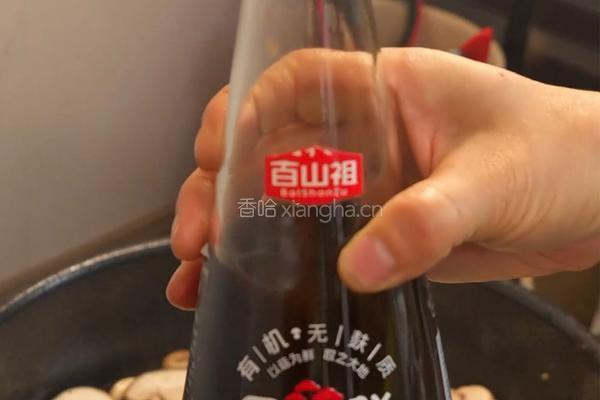 双菇烩冬笋：春日餐桌上的味觉盛宴的做法图解5