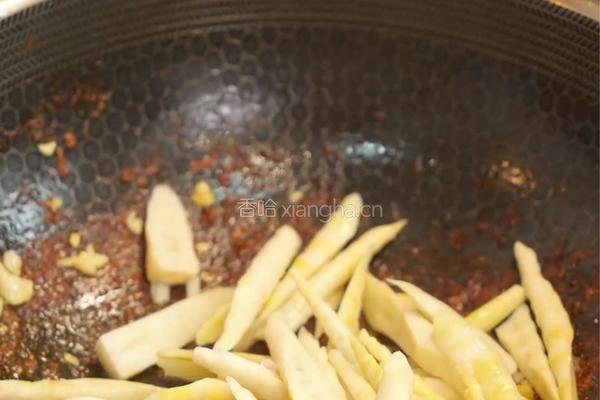 笋尖炒牛肉丨脆嫩与鲜嫩的舌尖碰撞的做法图解4