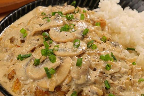 救命！这碗黑松露奶油鸡腿饭直接香哭！