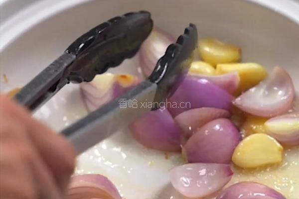 香到跺脚！一锅搞定神仙鸡翅啫啫煲的做法图解4