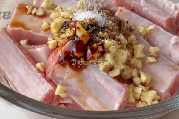 蒜香椒盐烤排骨的做法图解4