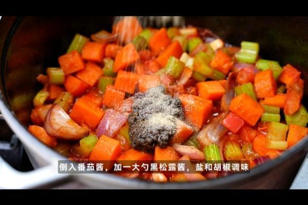 黑松露红酒炖牛尾的做法图解3