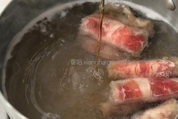 虾滑番茄肥牛泡面的做法图解2