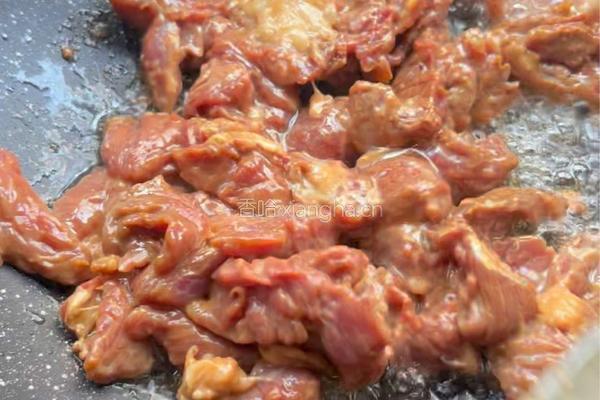 菠萝炒牛肉的做法图解4