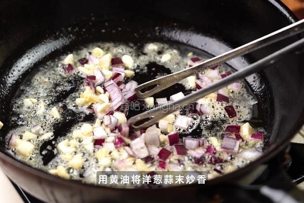 黑松露菌菇炖鸡：山野珍馐的馥郁交响 的做法图解3